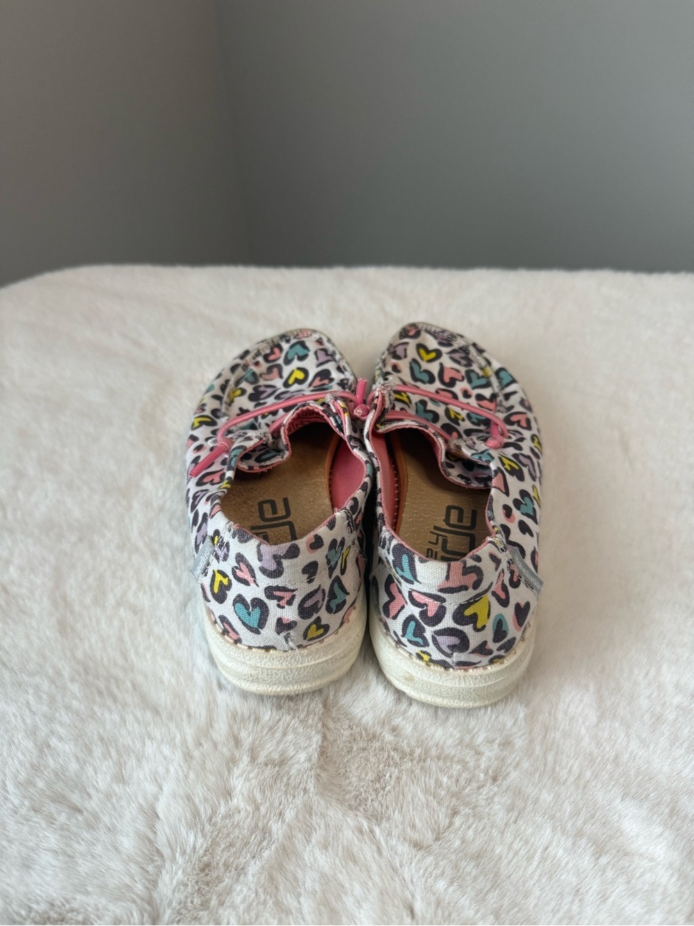 Girls' Hey Dude Wendy White Leopard Heart Print Slip-On Casual Sneakers - Picture 2 of 3